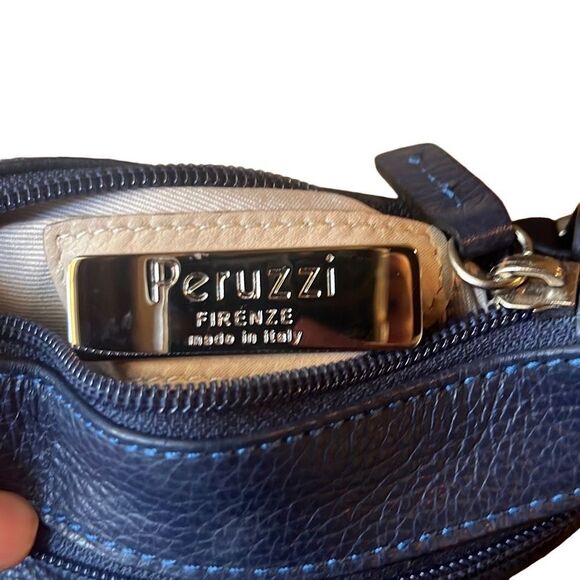 Peruzzi Blue Italian Leather‎ Purse - Picture 6 of 8